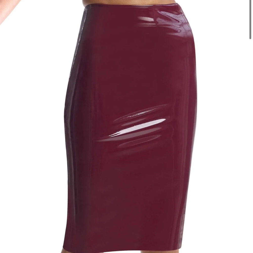 COMMANDO FAUX PATENT LEATHER MIDI SKIRT